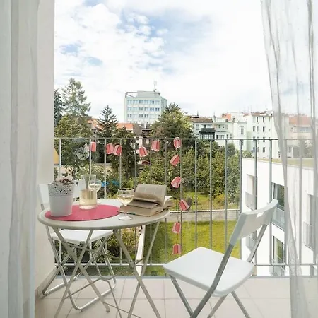 Garden View Studio With A Balcony Brno Exterior photo